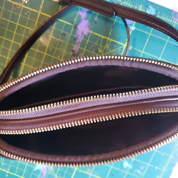 Coach Pink and Brown Crossbody Bag with Elegant Design - Picture 5 of 10